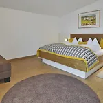 Szálloda Garni Wurzer Velden am Wörthersee