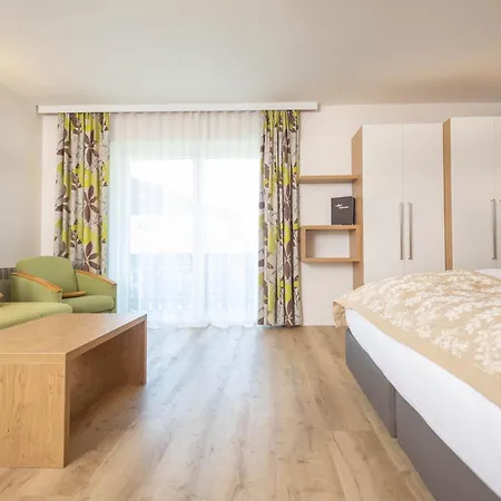 Garni Wurzer 4*