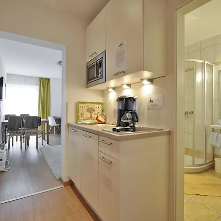 فندق غارني فوتسار 4*