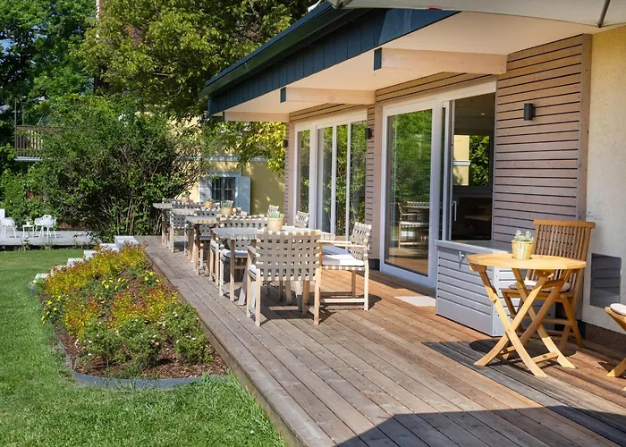 غارني فوتسار فندق 4*