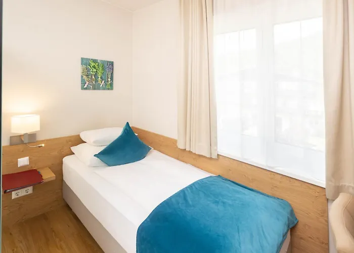 غارني فوتسار فيلدين ام ورثرسي