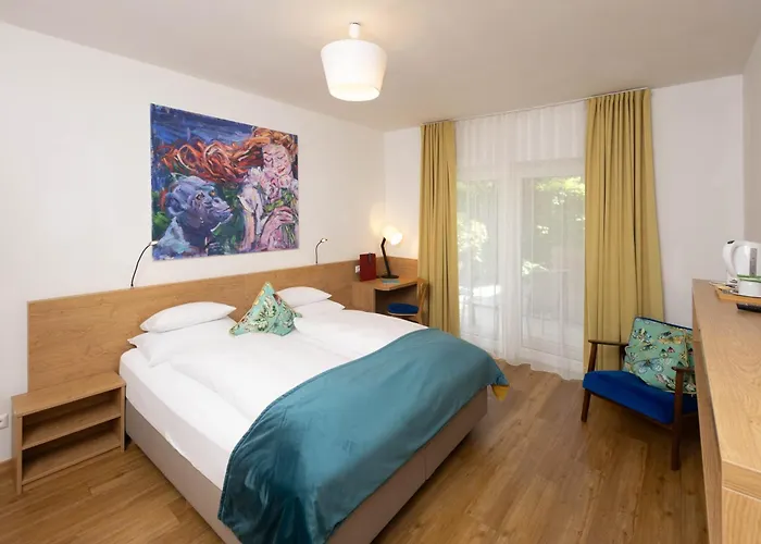 غارني فوتسار فندق 4*