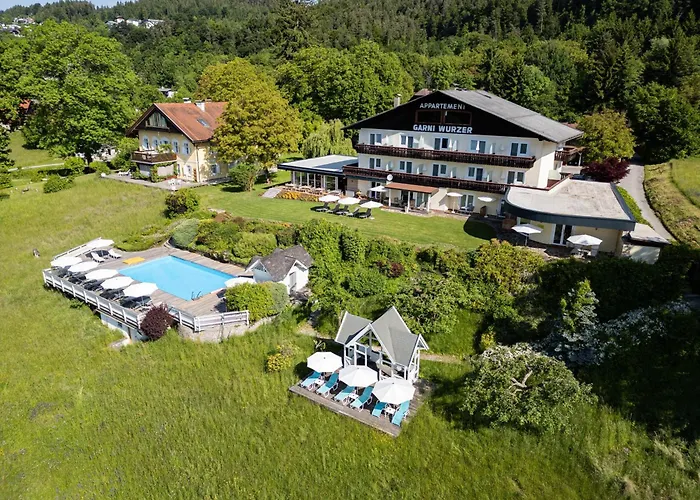 غارني فوتسار 4*